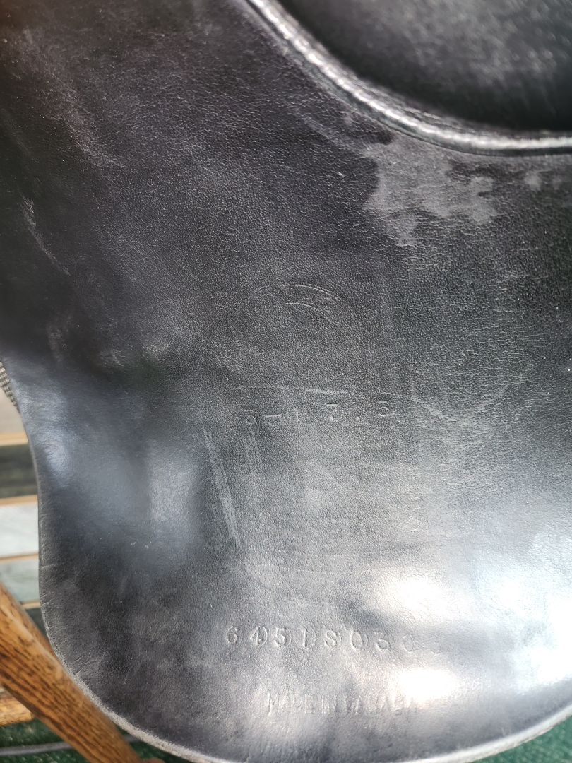 USED Schleese Dressage Saddle 17.5 Black