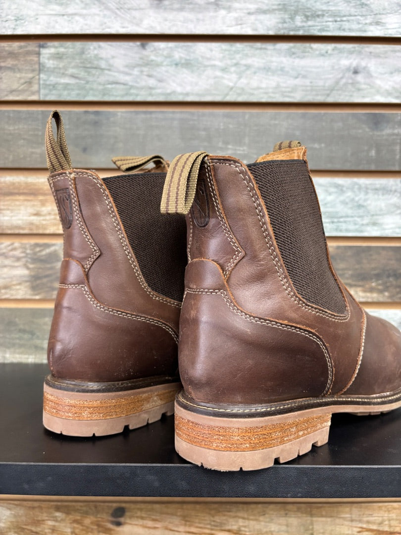 USED 10 1/2 Brown