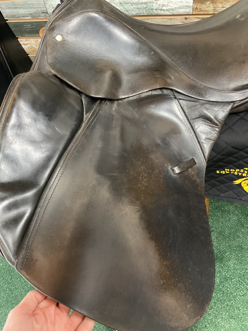 USED Flair Dressage Saddle 18" Black